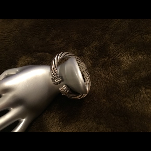 Women’s Vintage Sterling Silver Hinged Bracelet - Picture 6 of 8